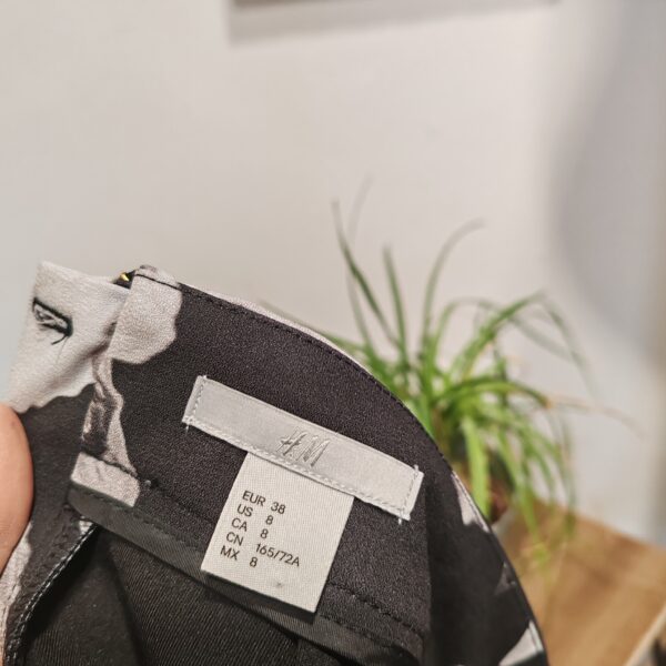 reusecentrum, baterkaren, sukna, damskasukna, hmsukna, kvetinovasukna, sivasukna, elegantnamoda