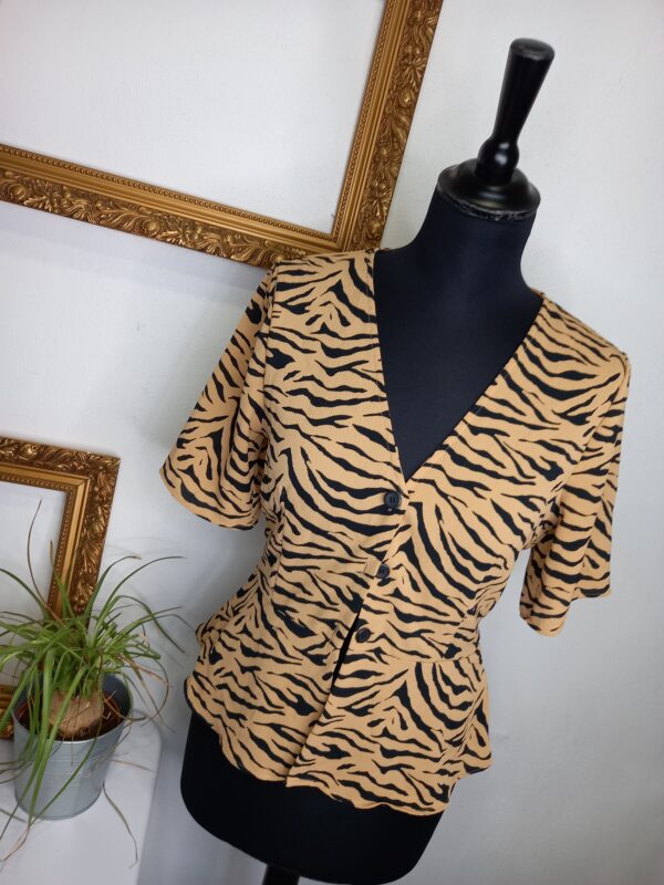 H&M, dámska blúzka, 90s štýl, tigrovaný vzor, veľkosť 36, módna blúzka, top pre dámy, retro štýl, štýlový outfit, reusecentrum, baterkaren