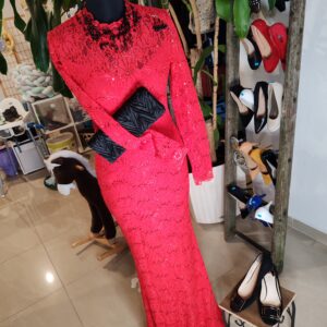 reusecentrum, baterkaren, spolocenske_saty, cervene_saty, saty_na_ples, saty_na_oslavu, elegantne_saty, , secondhand_slovensko, udrzatelna_moda