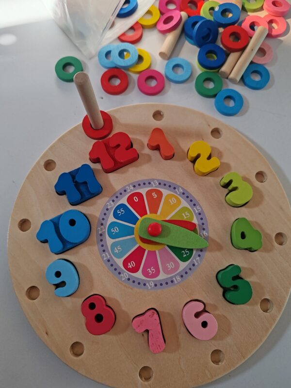 reusecentrum, baterkaren, detskehracky, drevena_hracka, hodiny, edukacna_hracka, montessori, pocitanie, farby, deti, secondhand