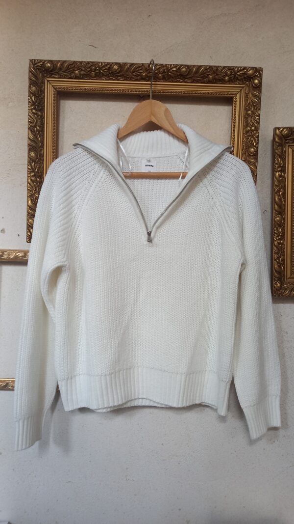 reusecentrum, baterkaren, sinsay, damsky sveter, biely sveter, velkost XS, pleteny sveter, basic moda, minimalisticky styl