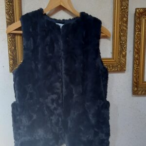 reusecentrum, baterkaren, zara deti, dievcenska vesta, velkost 152, 11-12 rokov, umela kozusina, stylova moda, secondhand detske oblecenie