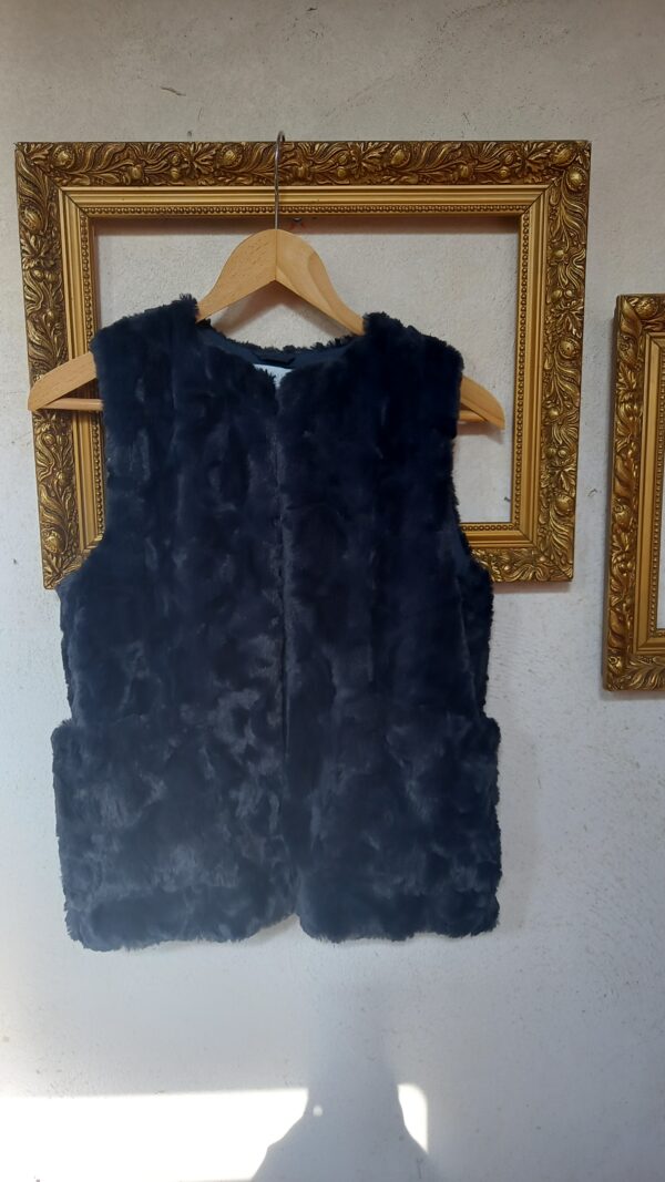 reusecentrum, baterkaren, zara deti, dievcenska vesta, velkost 152, 11-12 rokov, umela kozusina, stylova moda, secondhand detske oblecenie